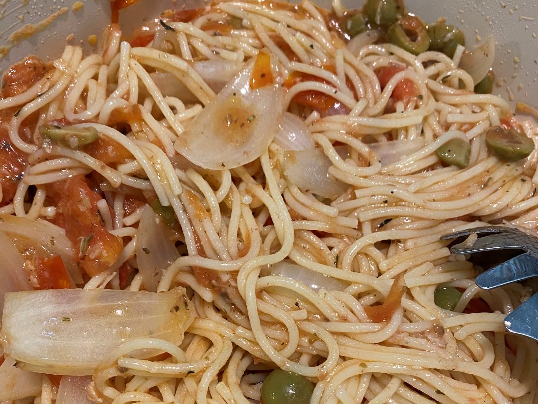 Pasta with fresh tomato and anchovy